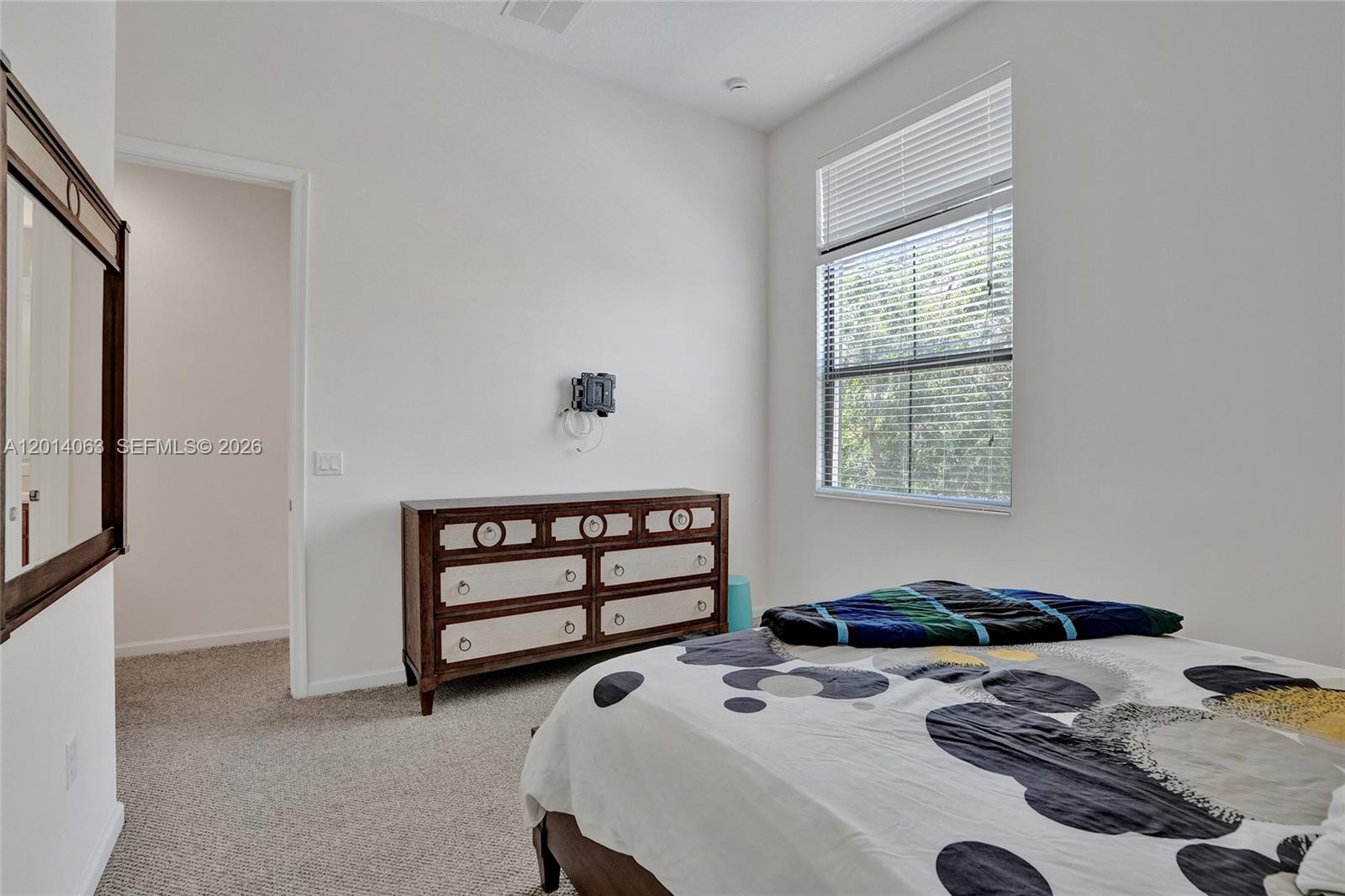 SAWGRASS LAKES - Residential Lease
