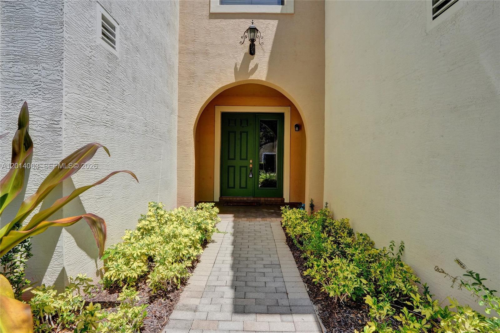 SAWGRASS LAKES - Residential Lease