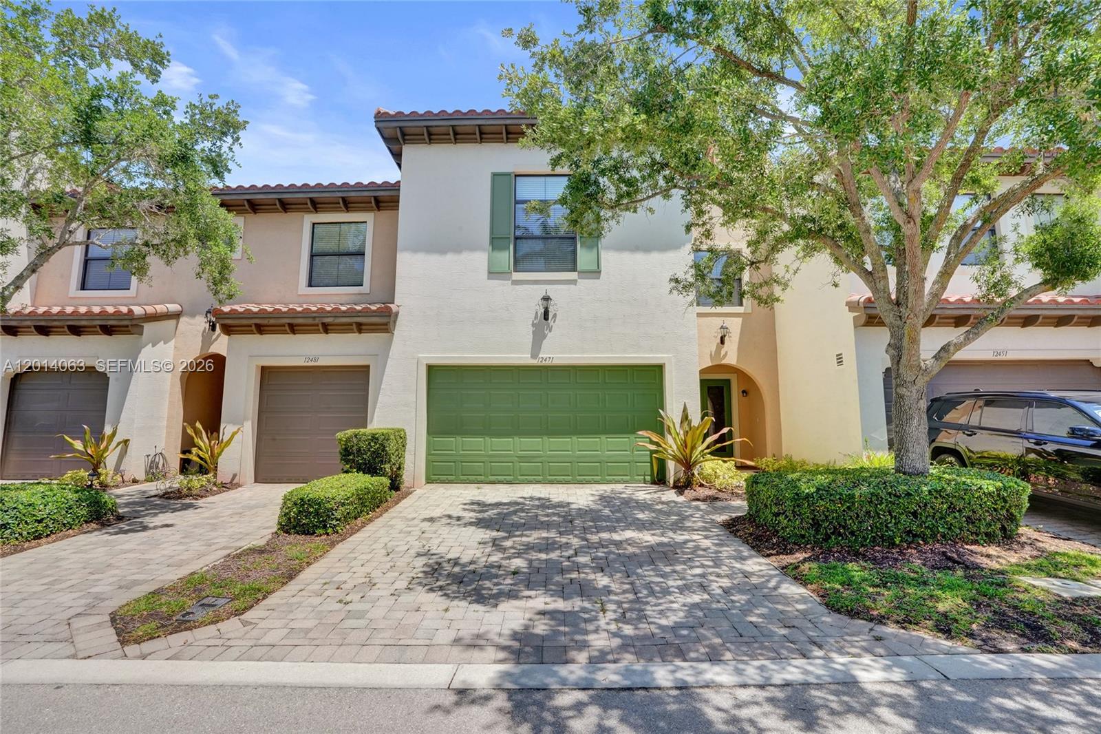 SAWGRASS LAKES - Residential Lease