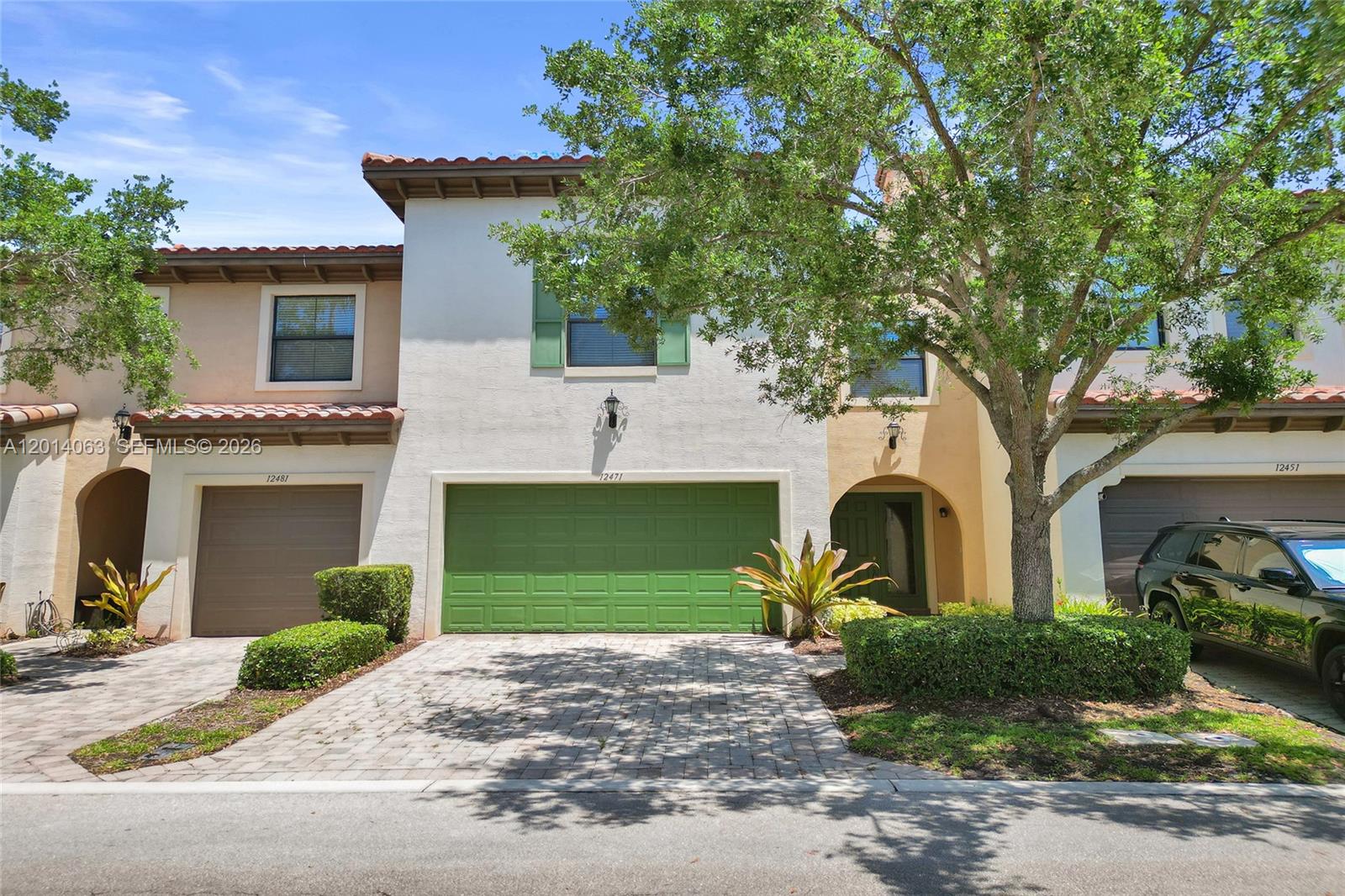 SAWGRASS LAKES - Residential Lease