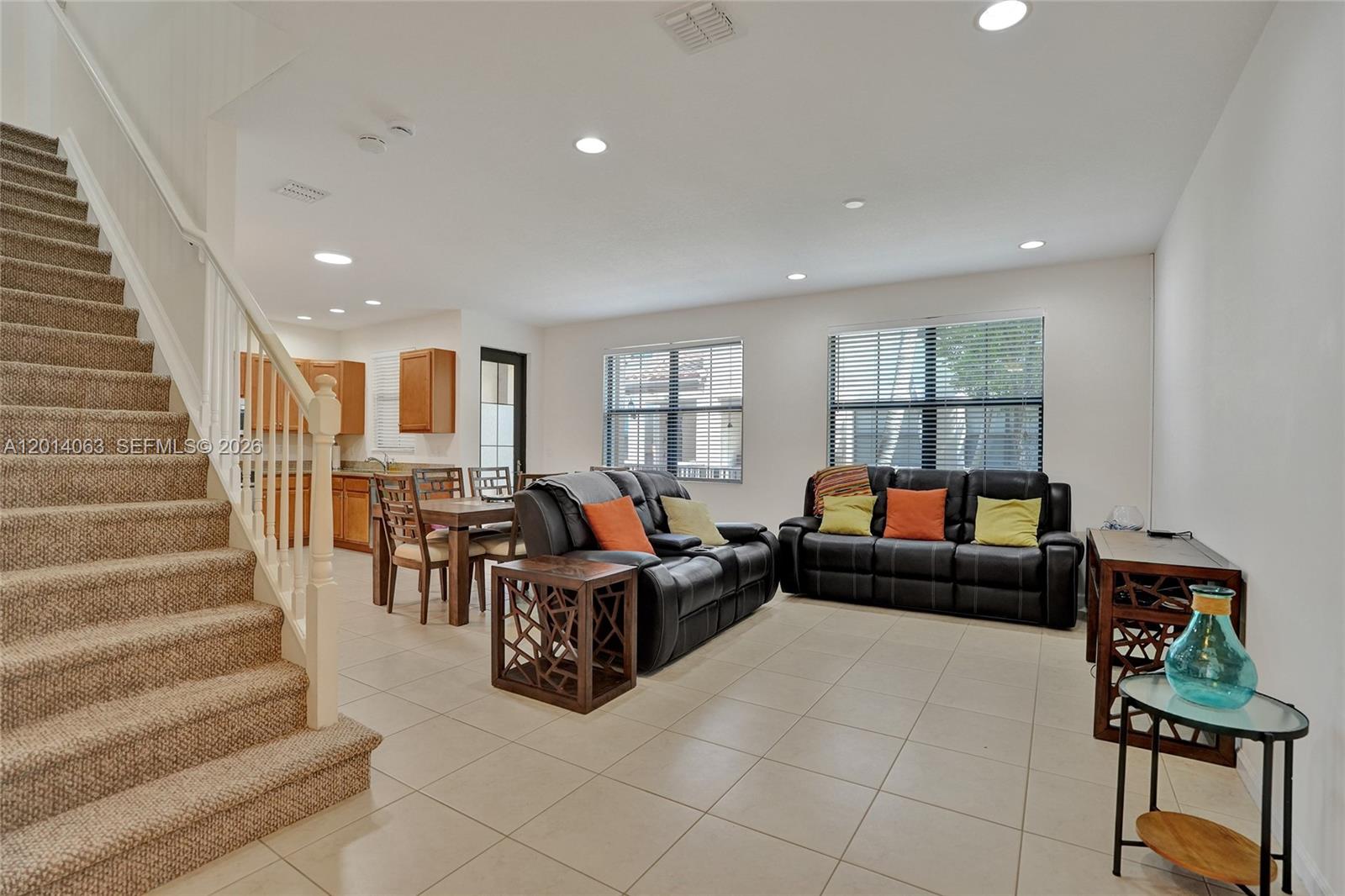 SAWGRASS LAKES - Residential Lease