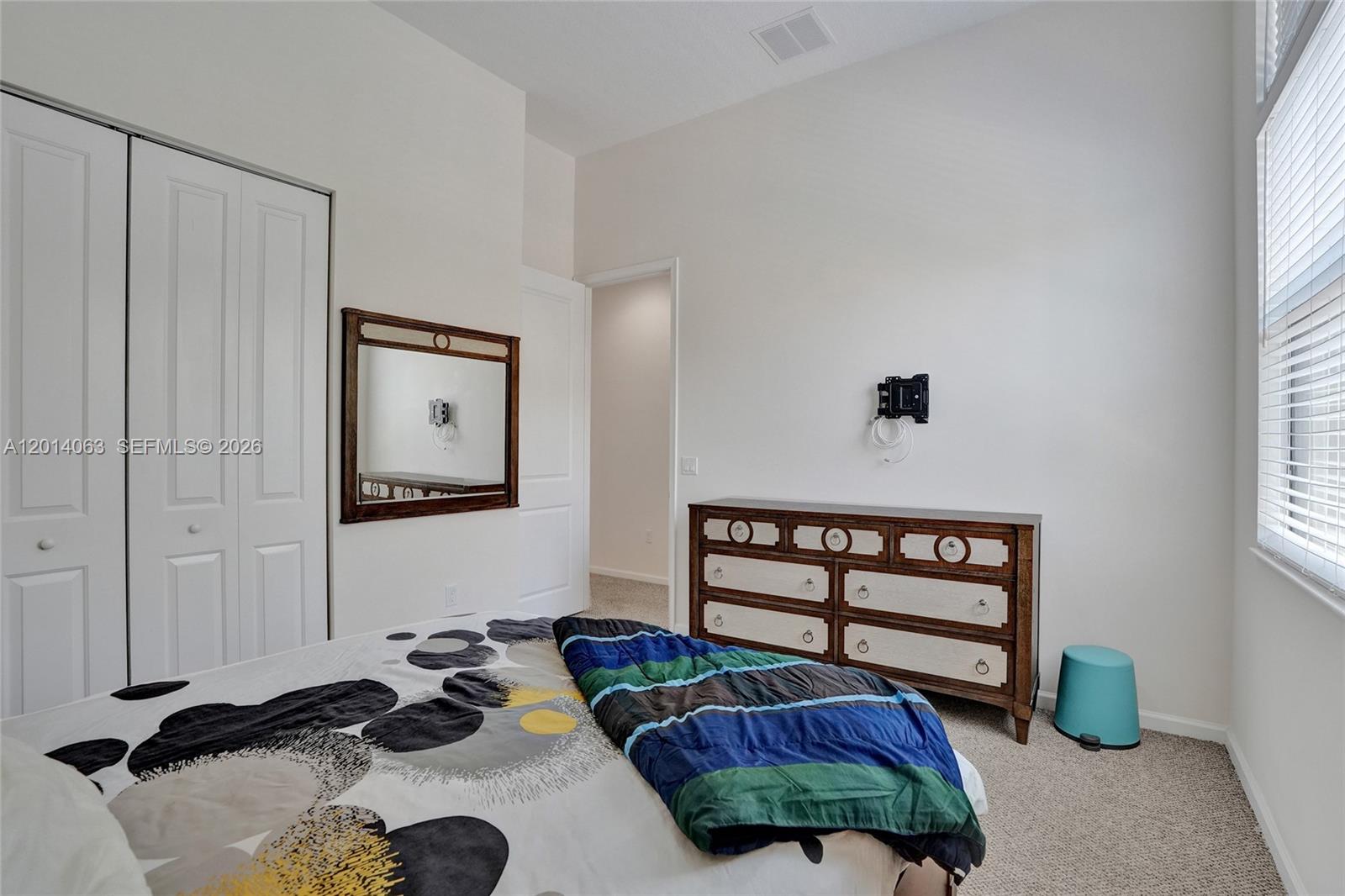 SAWGRASS LAKES - Residential Lease