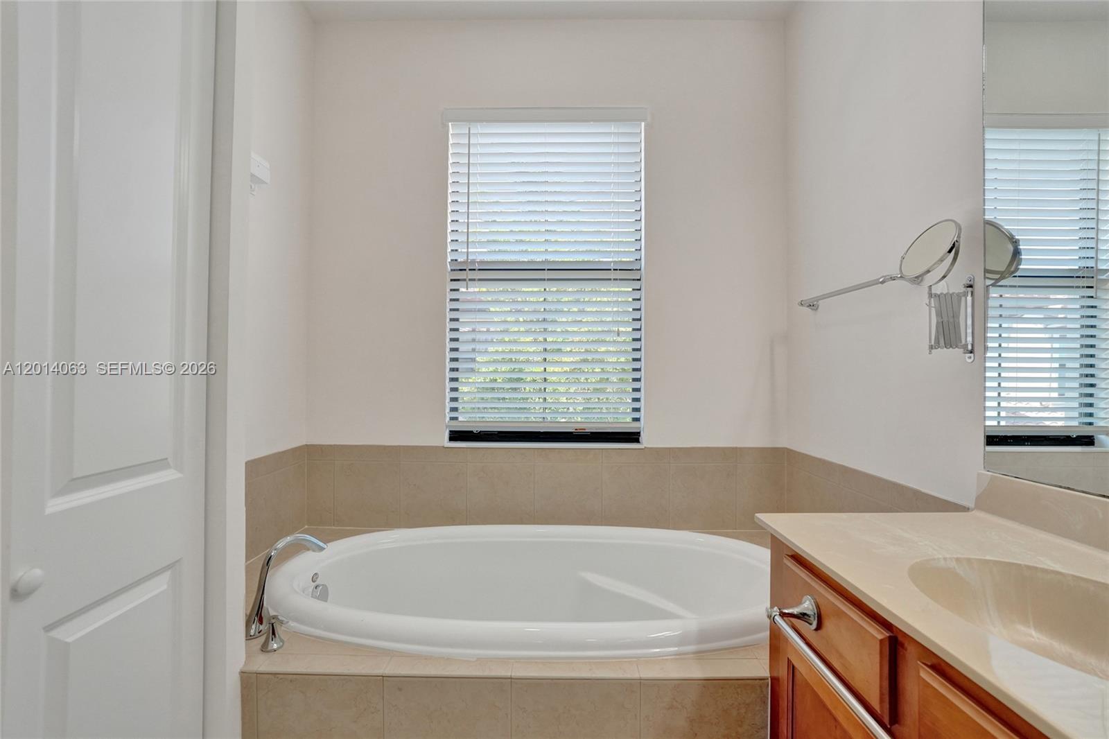 SAWGRASS LAKES - Residential Lease