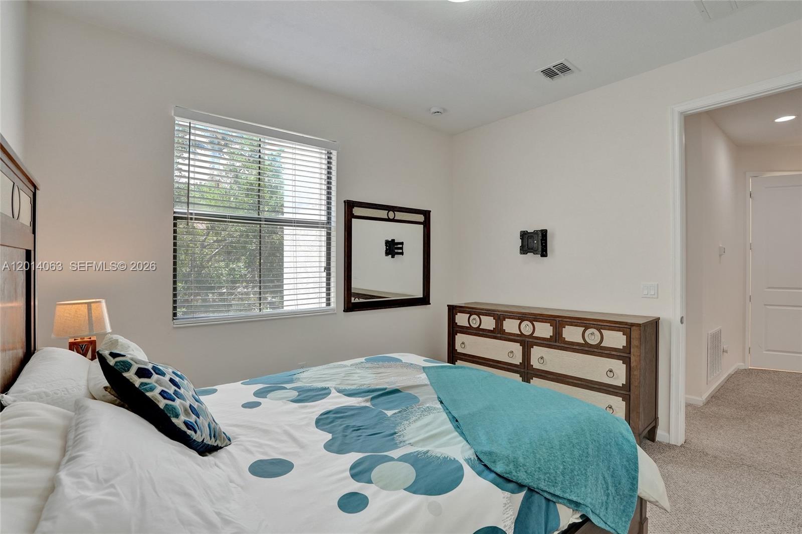 SAWGRASS LAKES - Residential Lease