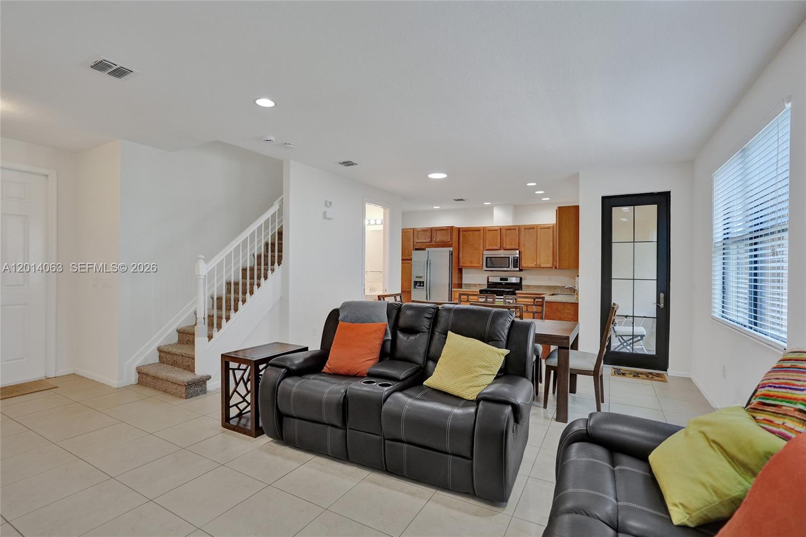 SAWGRASS LAKES - Residential Lease