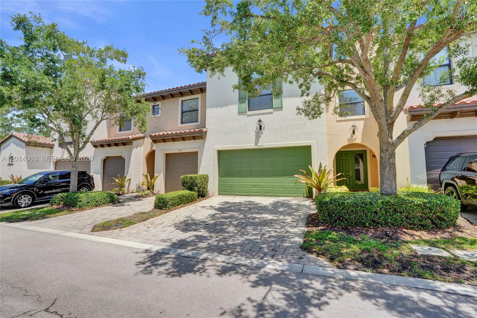 SAWGRASS LAKES - Residential Lease