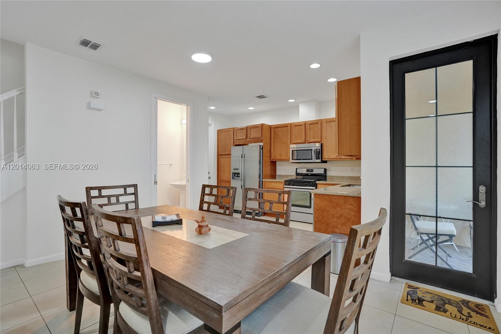 SAWGRASS LAKES - Residential Lease