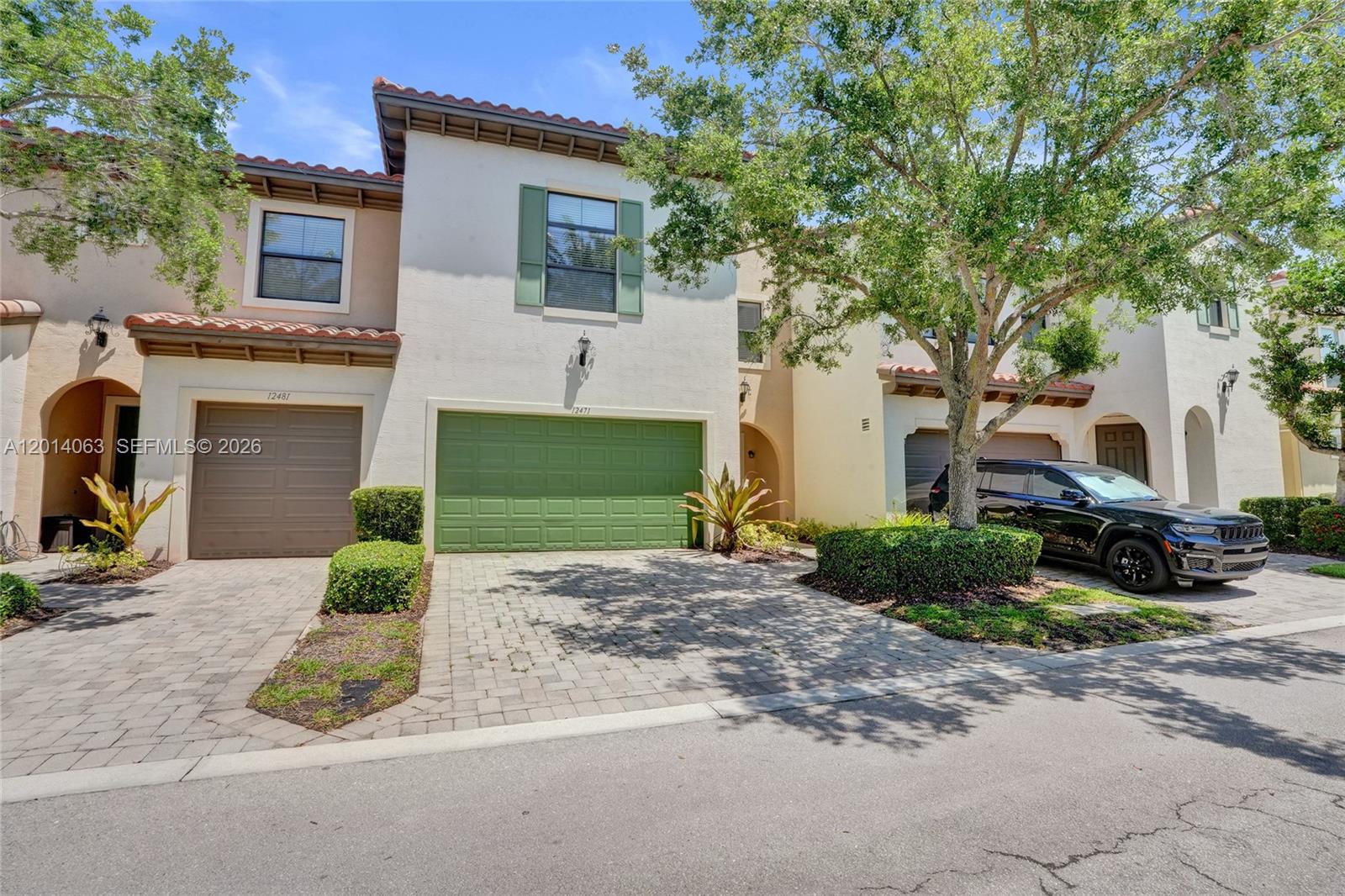 SAWGRASS LAKES - Residential Lease