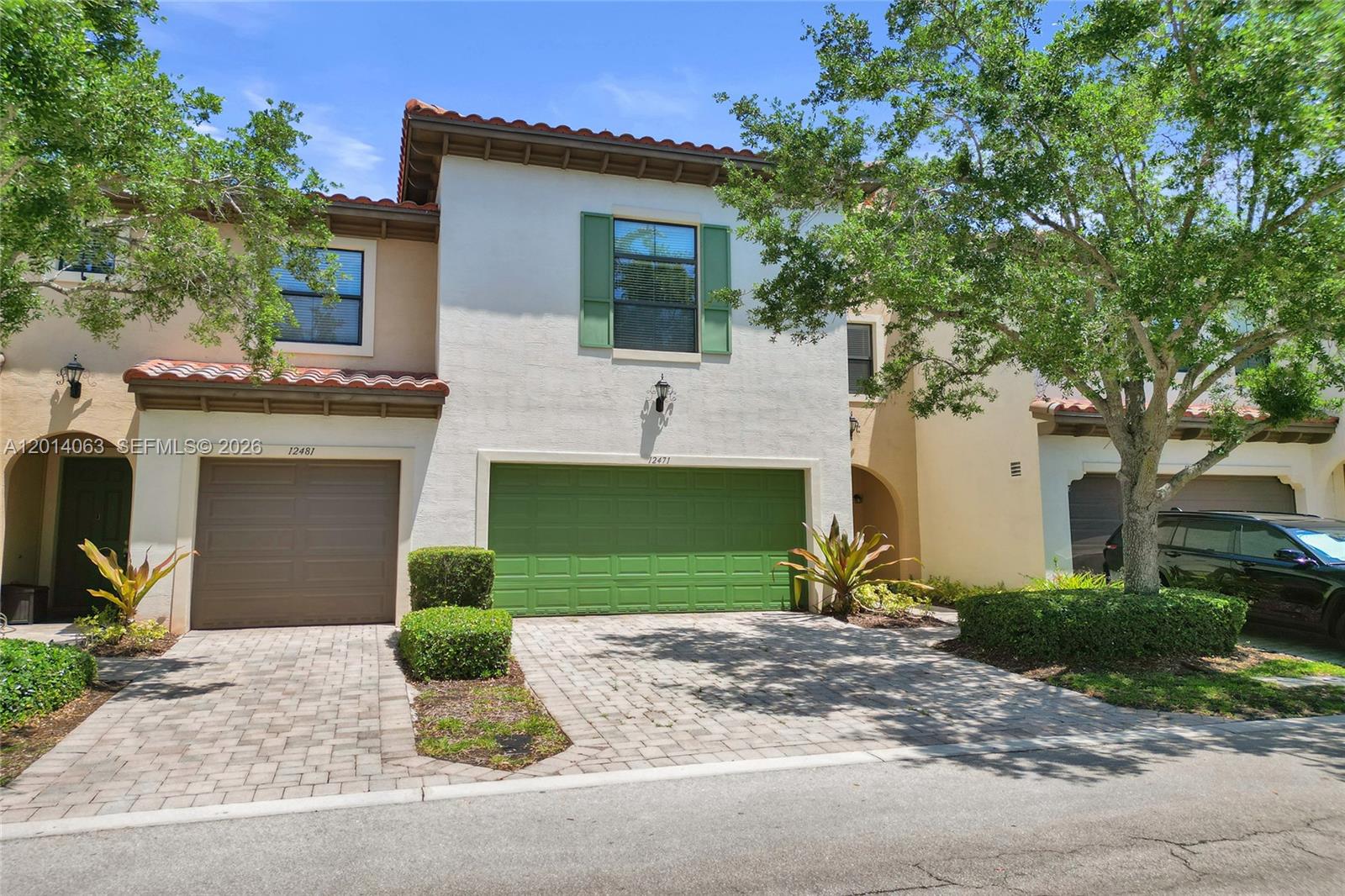 SAWGRASS LAKES - Residential Lease