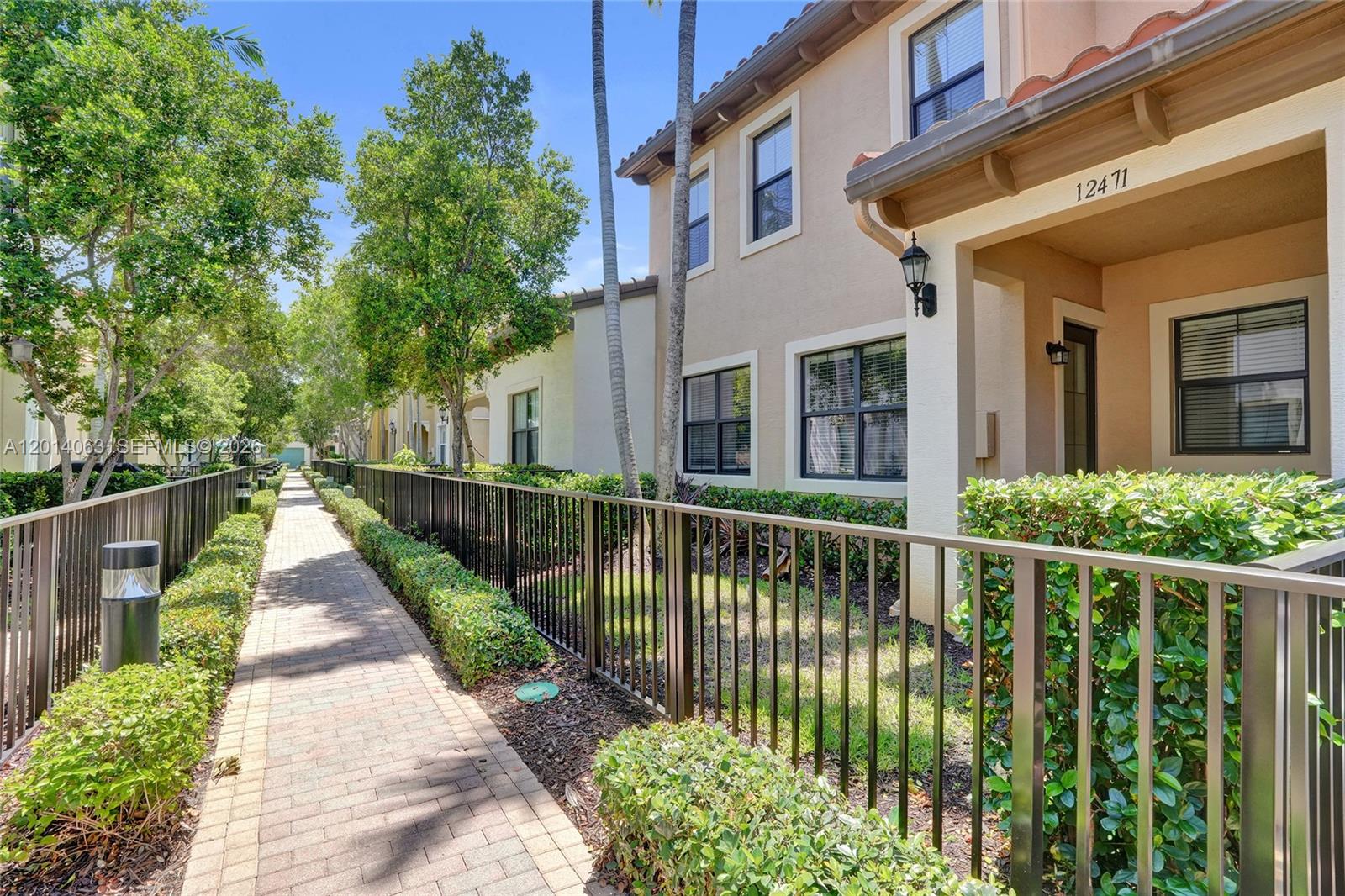 SAWGRASS LAKES - Residential Lease