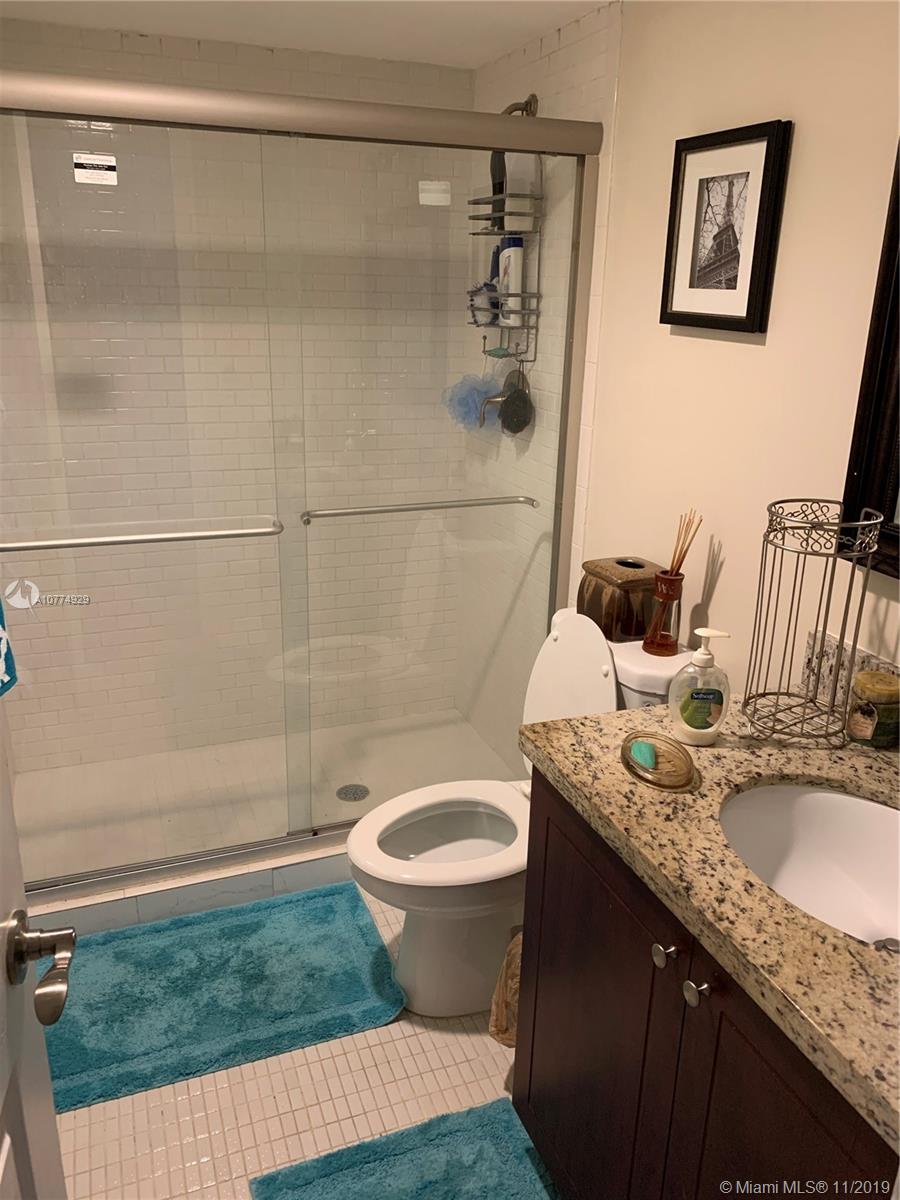 2 BEDROOM 2 BATH RENOVATED UNIT AT THE DANIAN ,LOCATED MINUTES FROM DANIA JAILAI AND 5 MINUTES FROM BEACH.