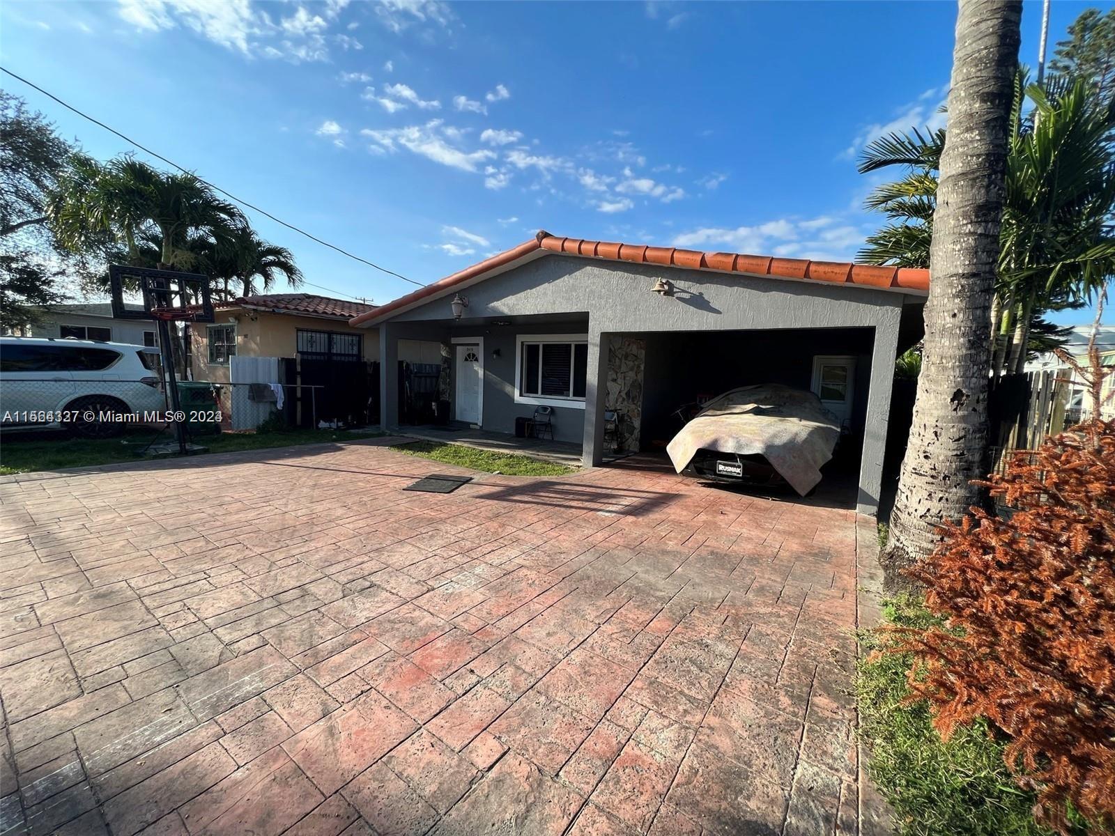 2475 Nw 35th St St, Miami, Broward County, Florida - 5 Bedrooms  
3 Bathrooms - 