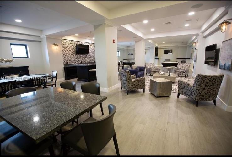 WAVE CONDO - Residential