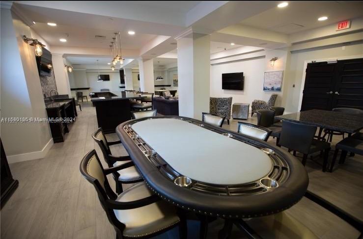 WAVE CONDO - Residential