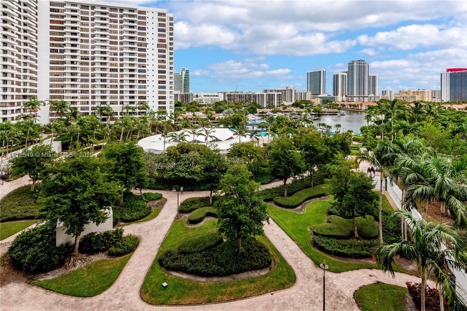 OLYMPUS CONDO PHASE - Residential