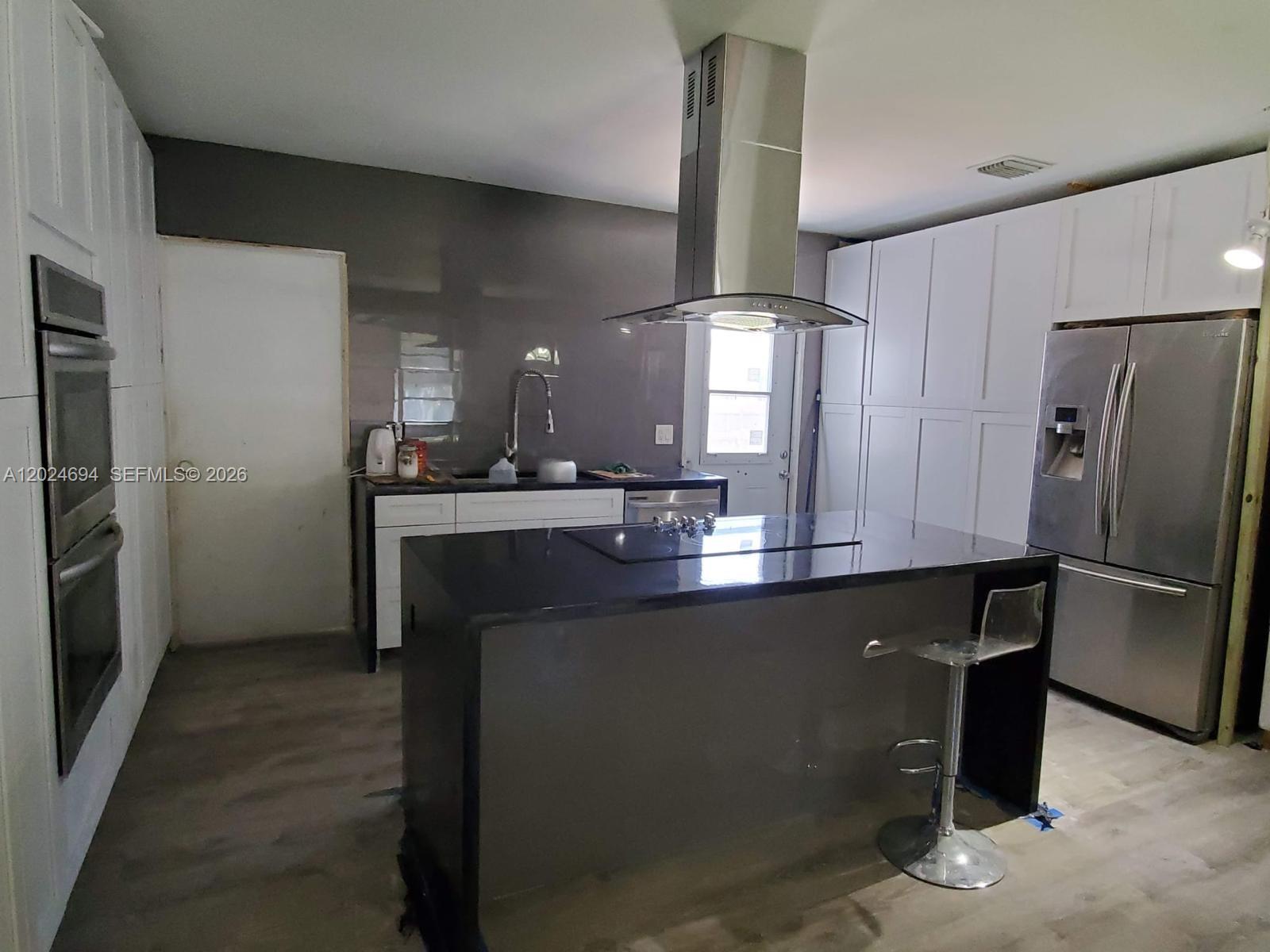 1081 NE 166th St 1081