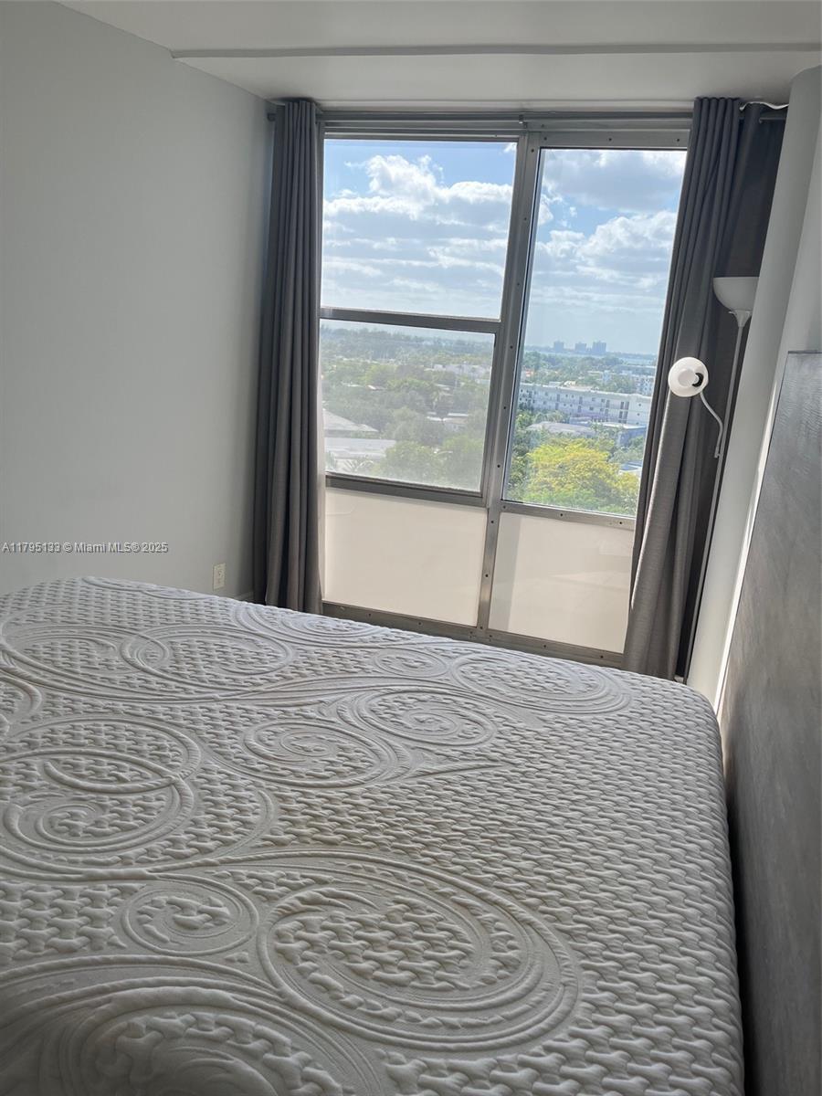 KING COLE CONDO - Residential