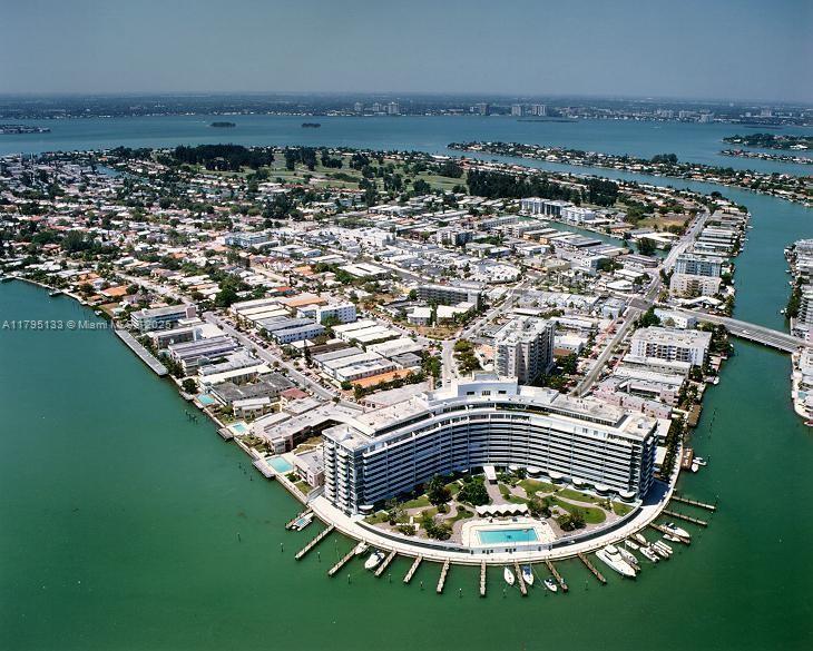 KING COLE CONDO - Residential