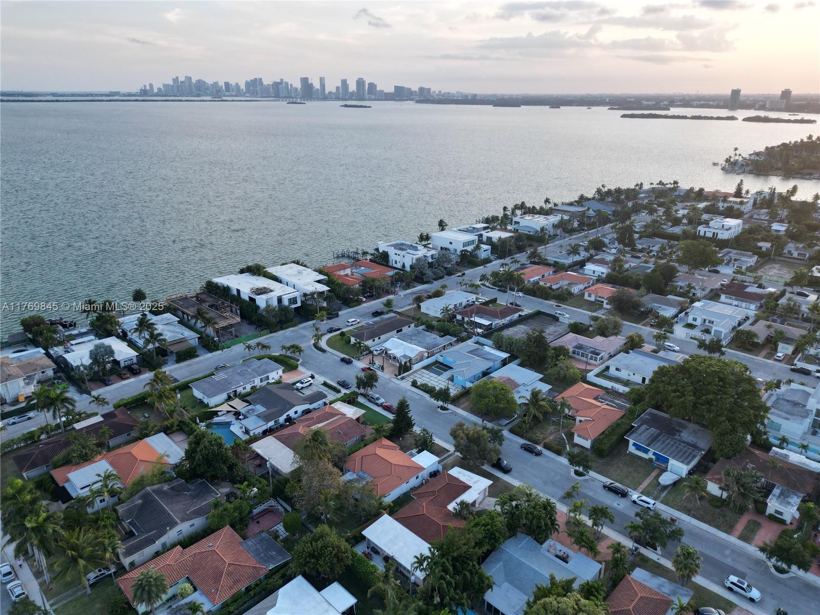 7513 Cutlass Ave, North Bay Village, Miami-Dade County, Florida - 4 Bedrooms  
2 Bathrooms - 