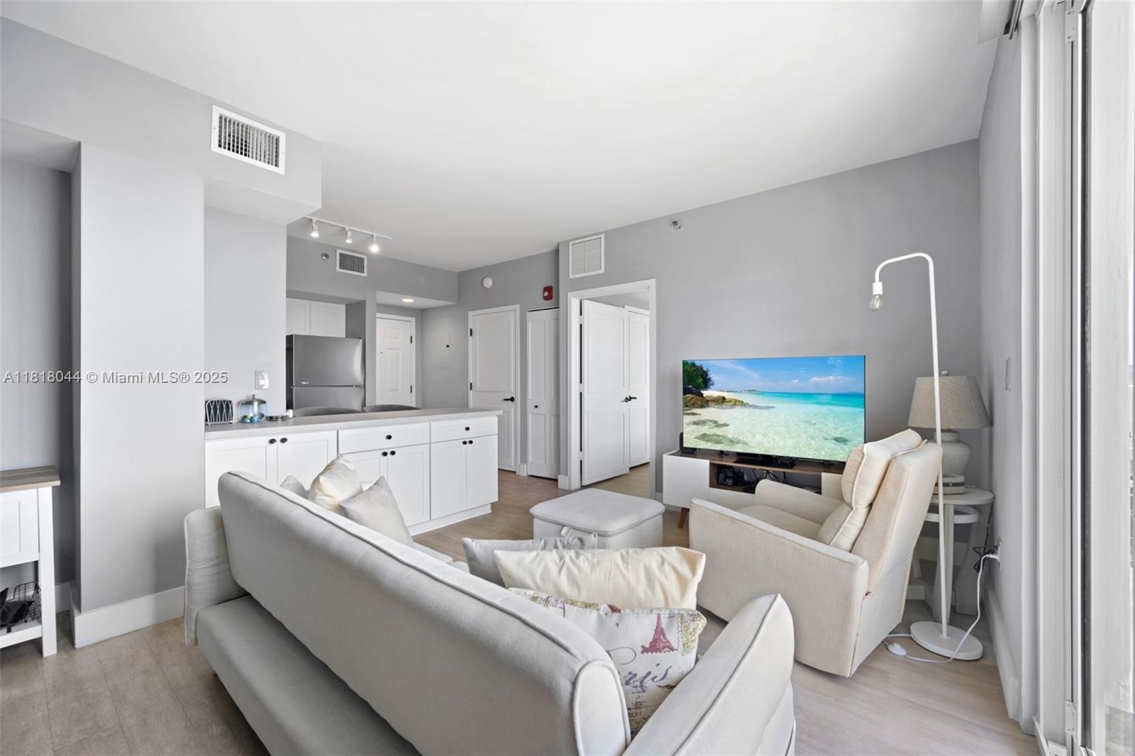 BAYVIEW PLAZA CONDO - Residential