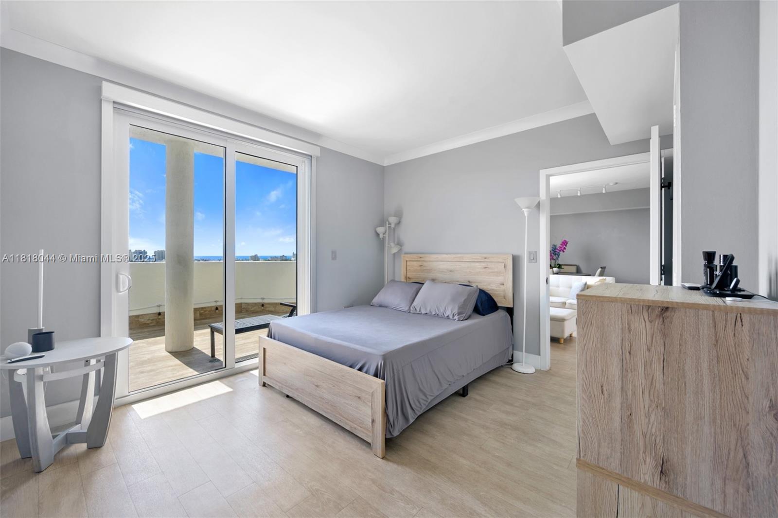 BAYVIEW PLAZA CONDO - Residential