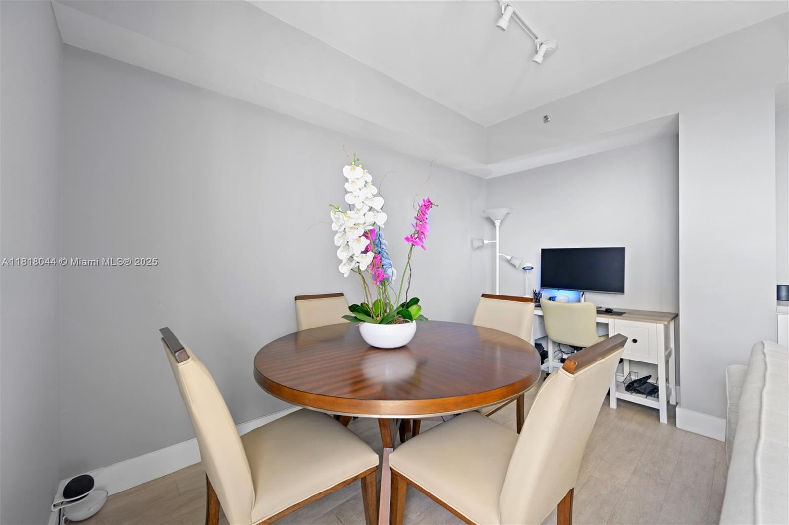 BAYVIEW PLAZA CONDO - Residential