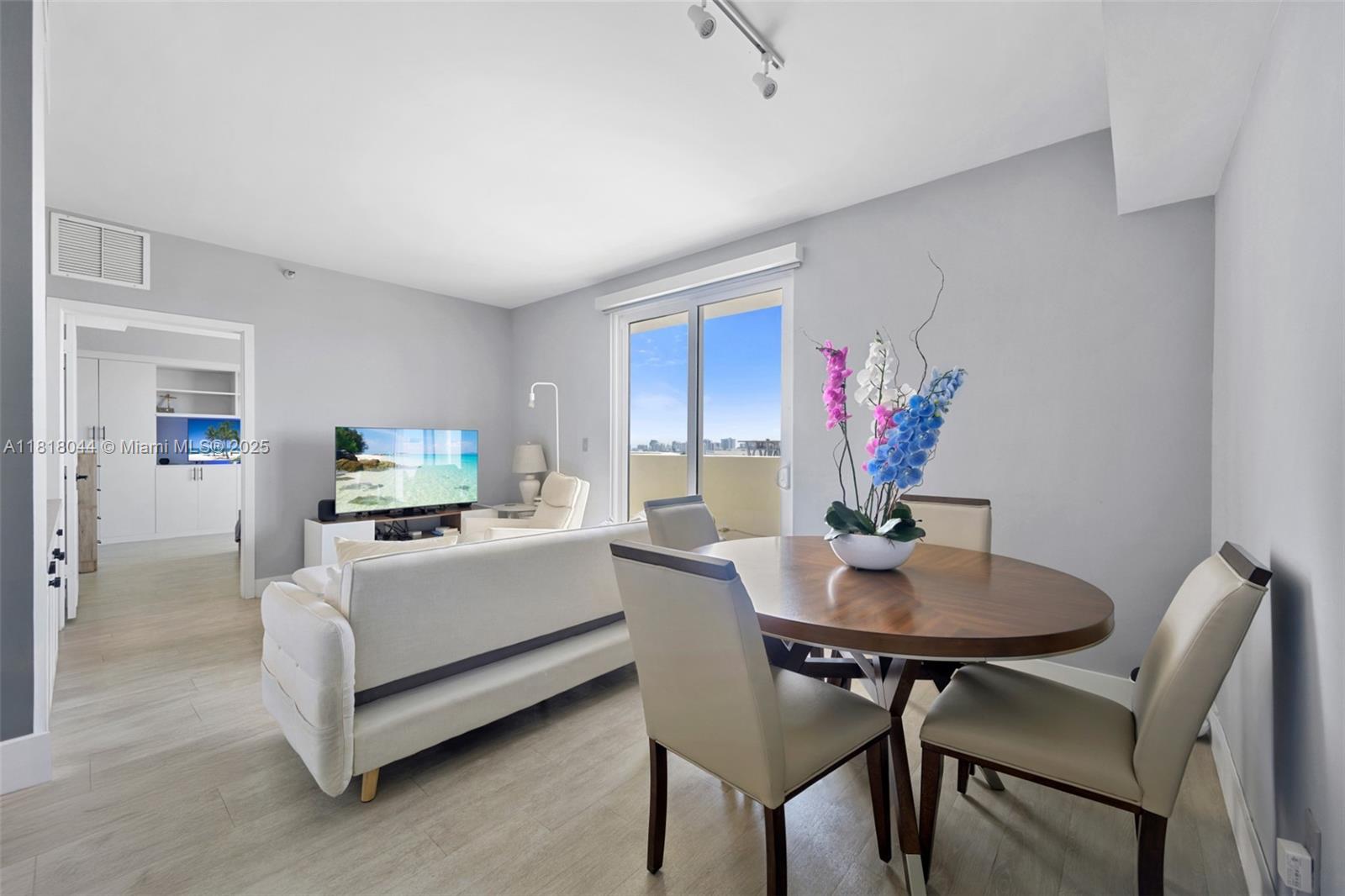 BAYVIEW PLAZA CONDO - Residential