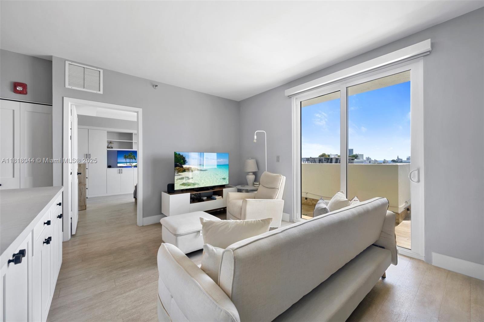 BAYVIEW PLAZA CONDO - Residential