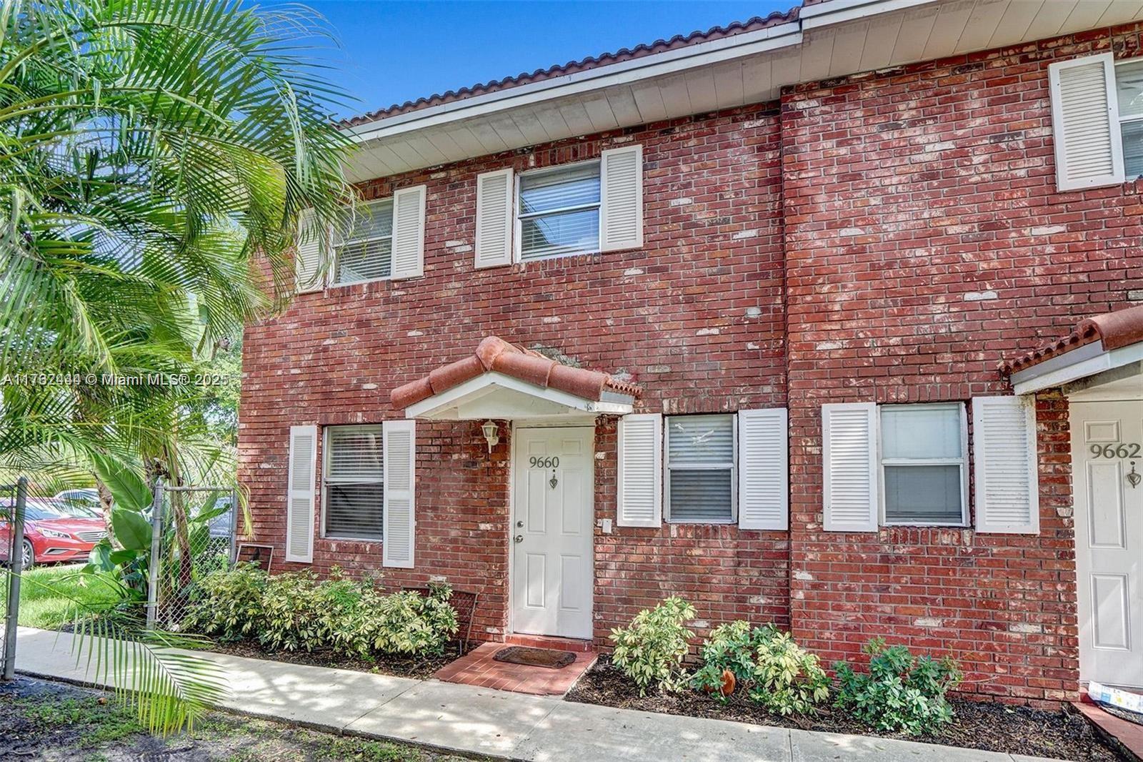 9660 NW 35th St
