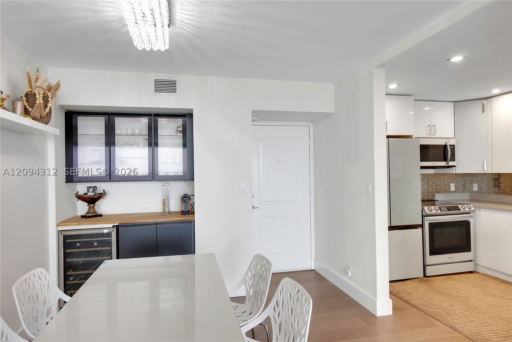100 Bayview Dr 1008