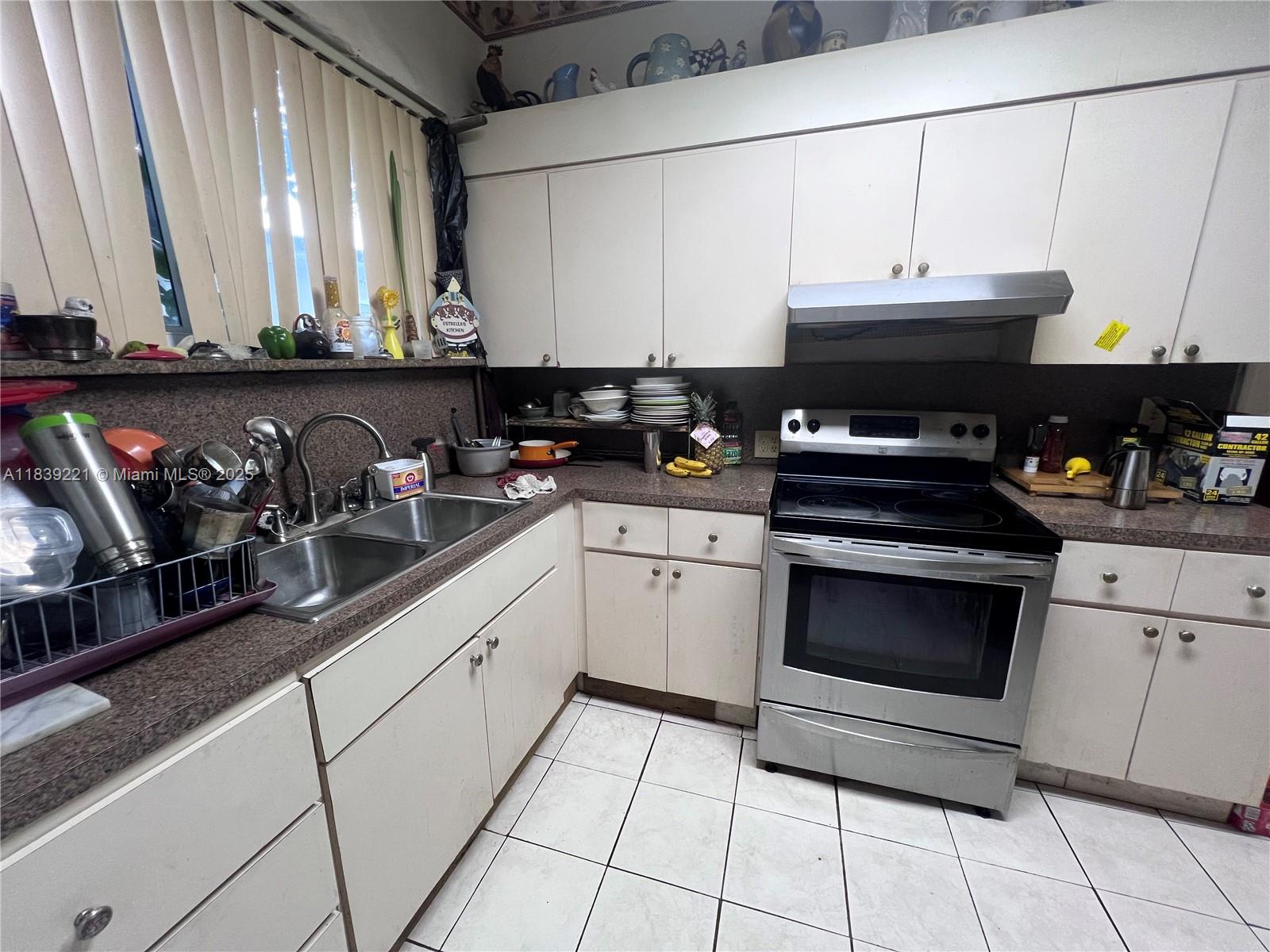 1772 NW 19th St