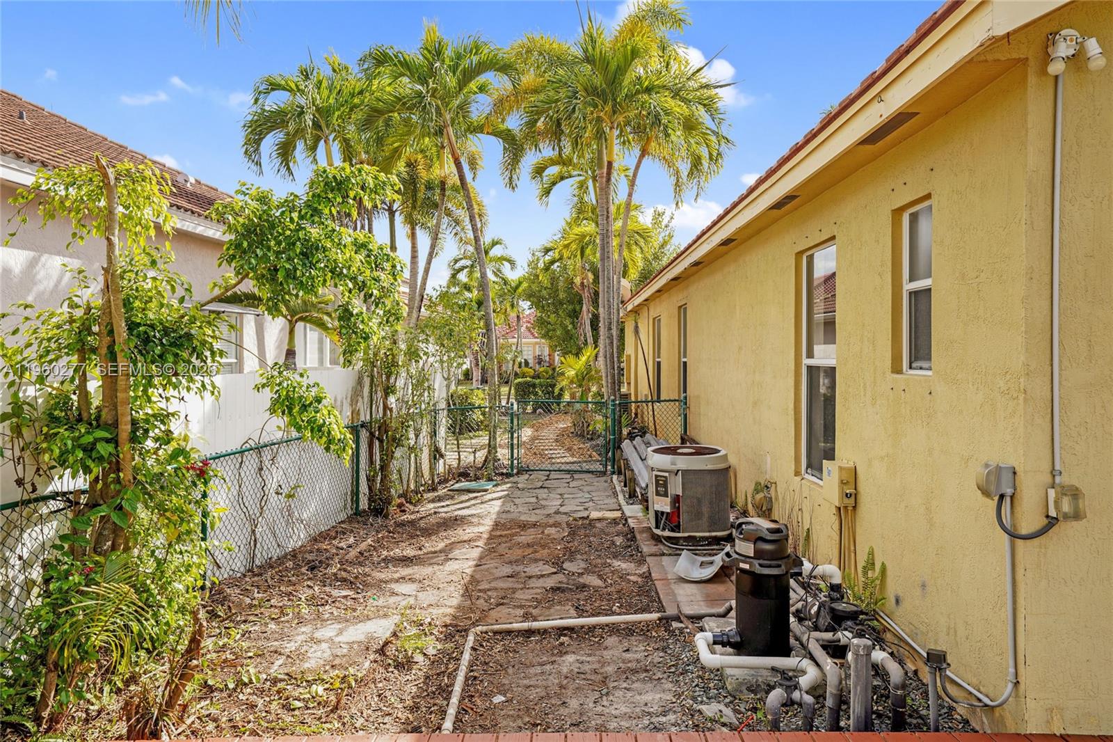 PASADENA AT PEMBROKE SHOR - Residential