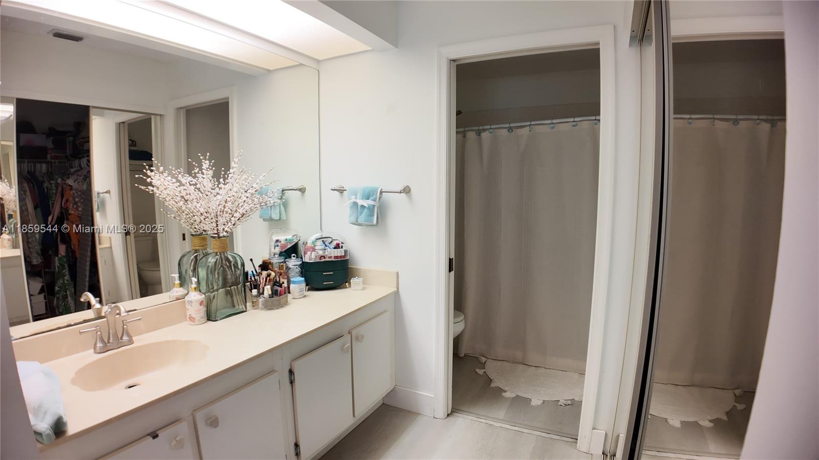 KEYS-GATE NO 2 - Residential