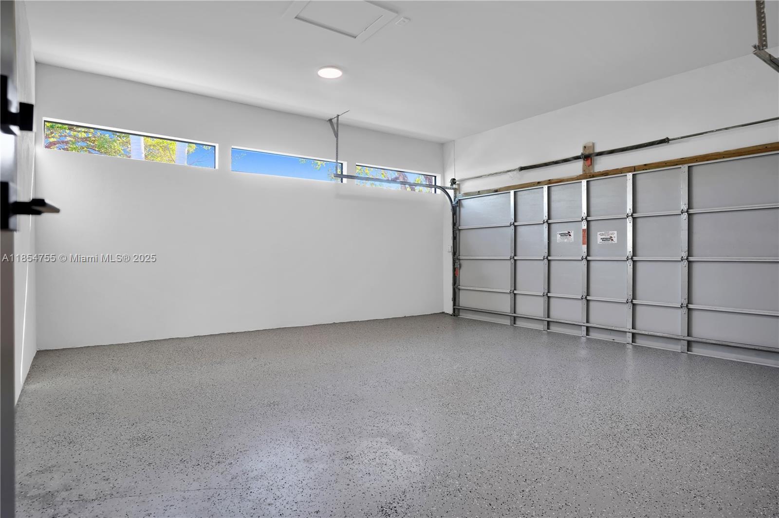 PINEWOOD ESTATES FIRST AD - Residential Lease