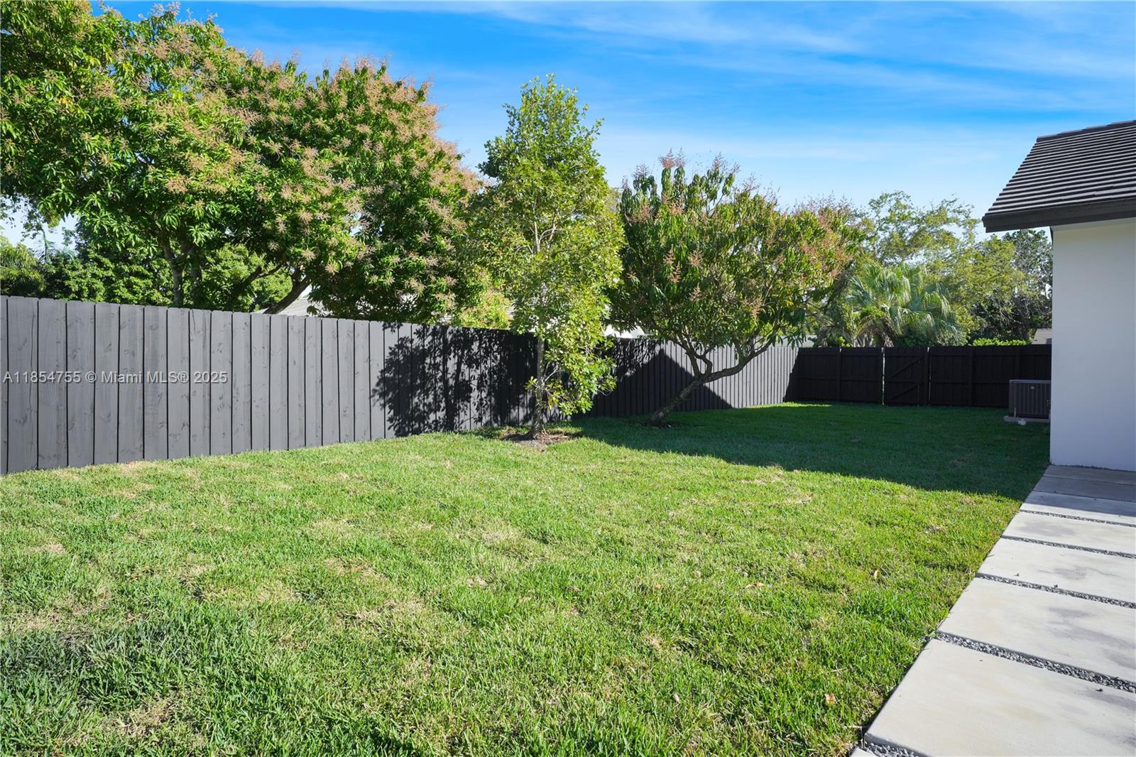 PINEWOOD ESTATES FIRST AD - Residential Lease