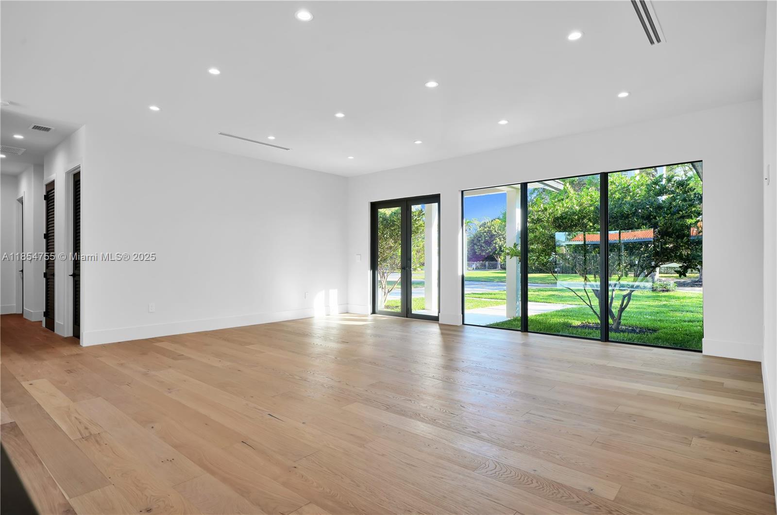 PINEWOOD ESTATES FIRST AD - Residential Lease