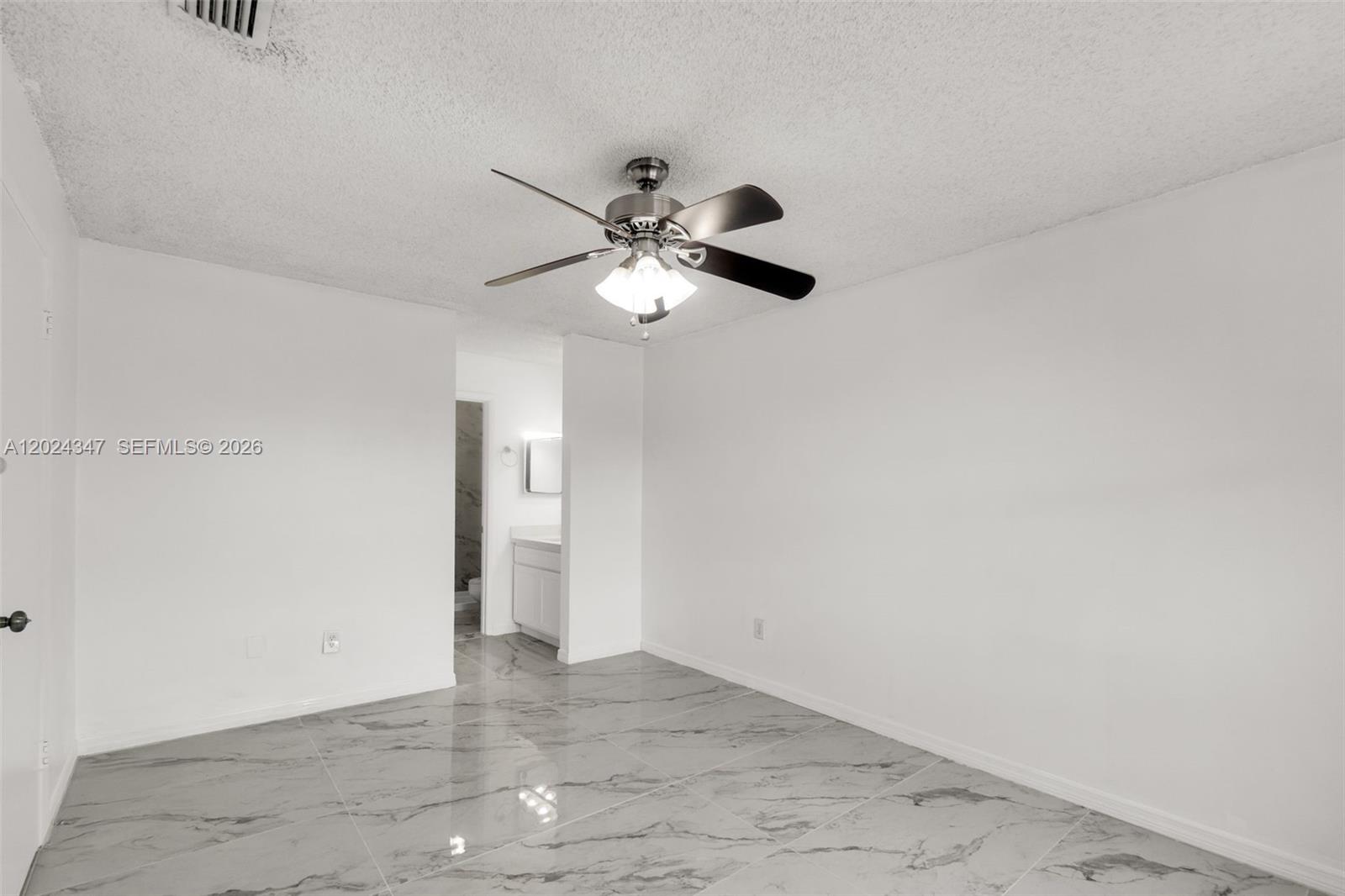 BANYAN TREE FIVE CONDO - Residential Lease