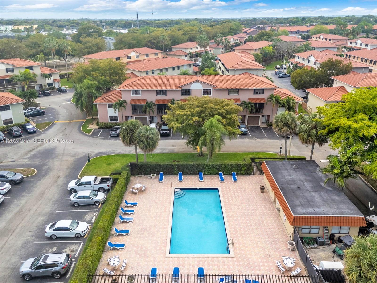 BANYAN TREE FIVE CONDO - Residential Lease
