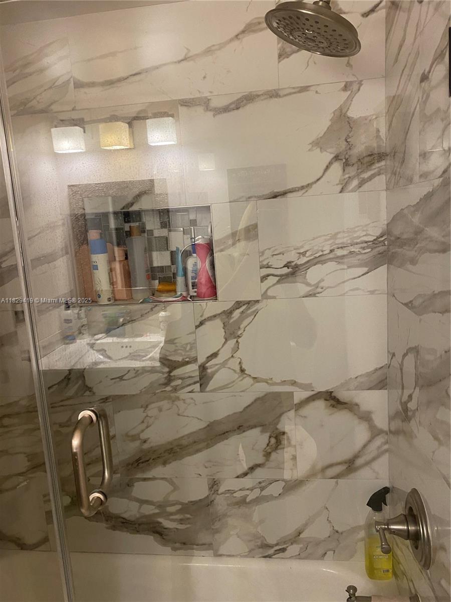 200 LESLIE CONDO - Residential