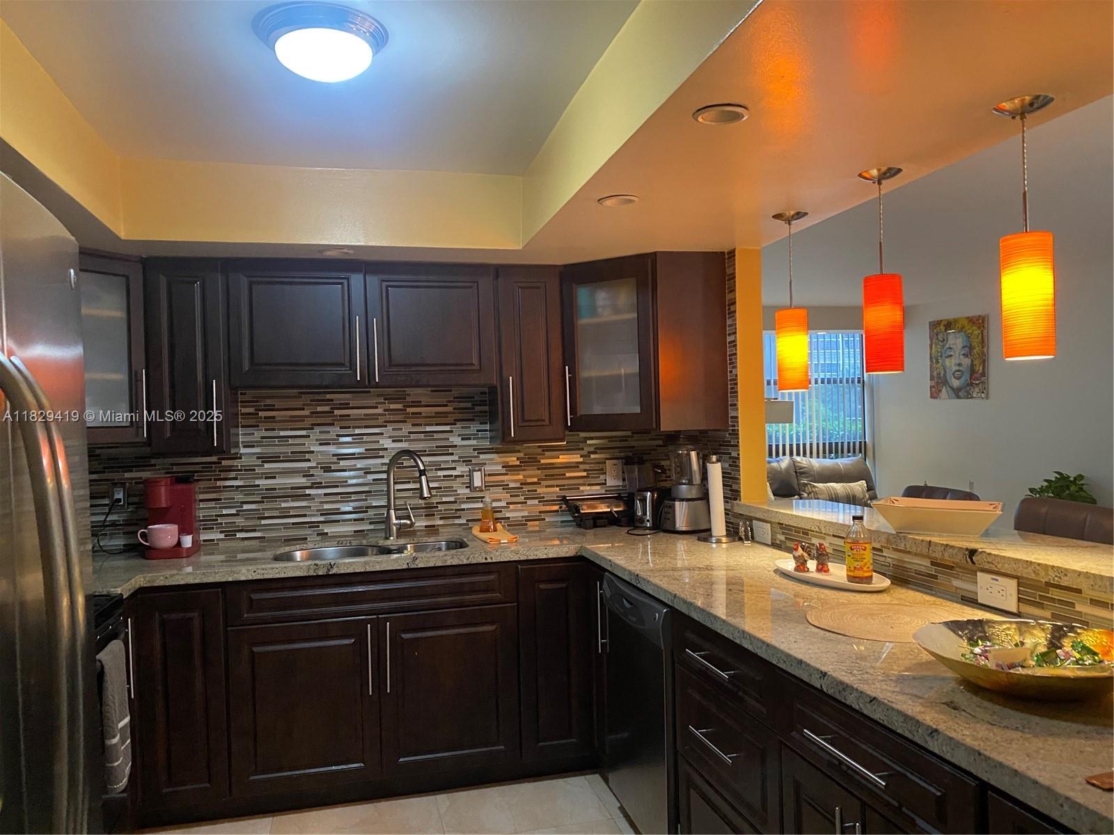 200 NE Leslie Dr 225, Hallandale Beach, FL, 33009/$345,000 4 200 NE Leslie Dr 225