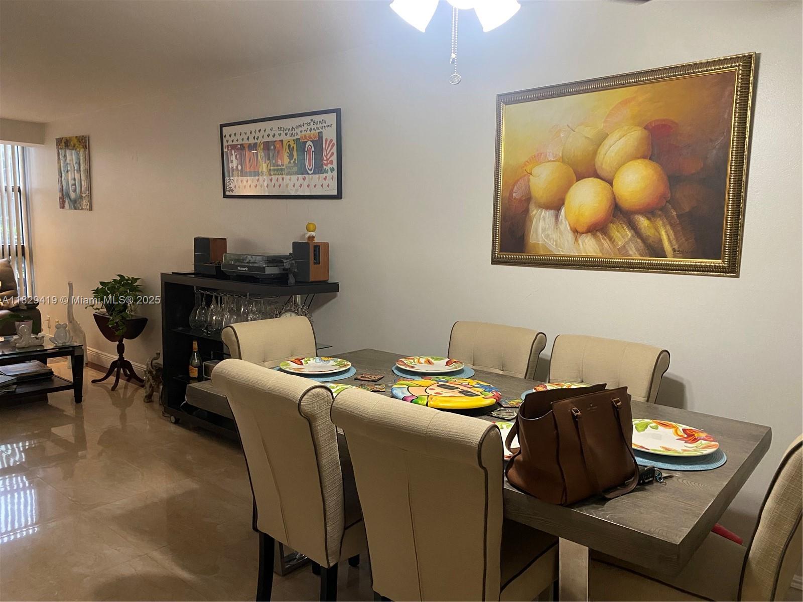 200 NE Leslie Dr 225, Hallandale Beach, FL, 33009/$345,000 1 200 NE Leslie Dr 225