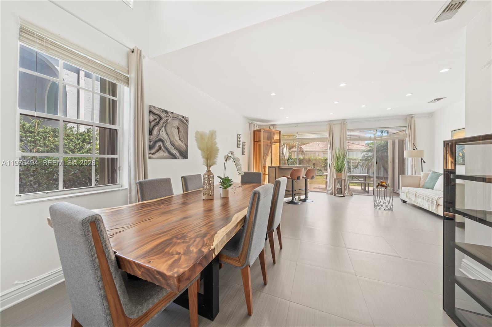 TOWNGATE - Residential Lease