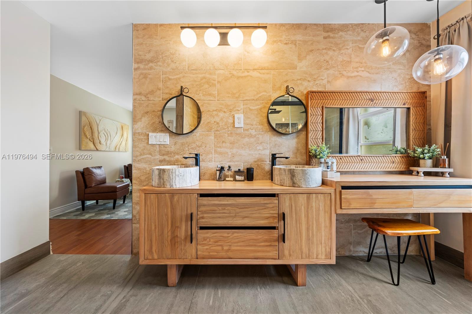 TOWNGATE - Residential Lease