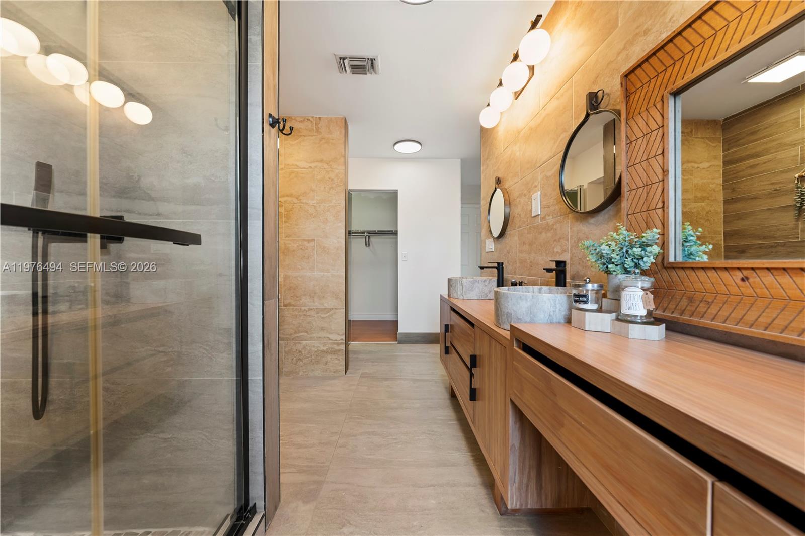 TOWNGATE - Residential Lease