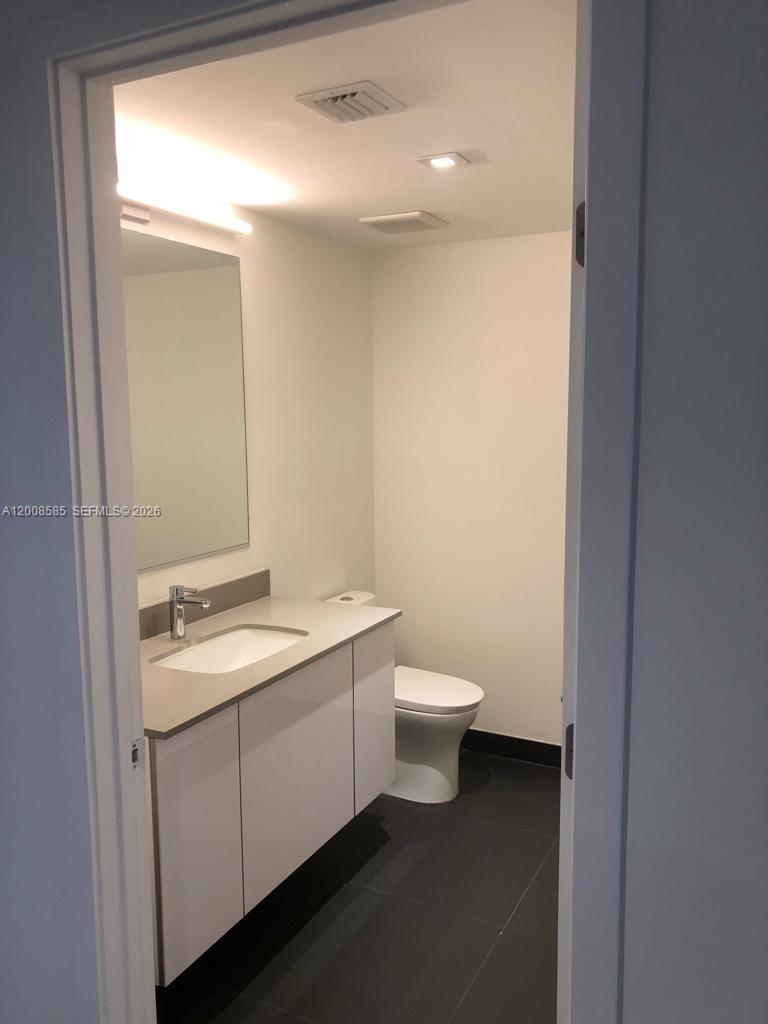 CANVAS CONDO - Residential