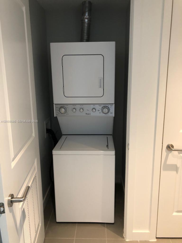 CANVAS CONDO - Residential