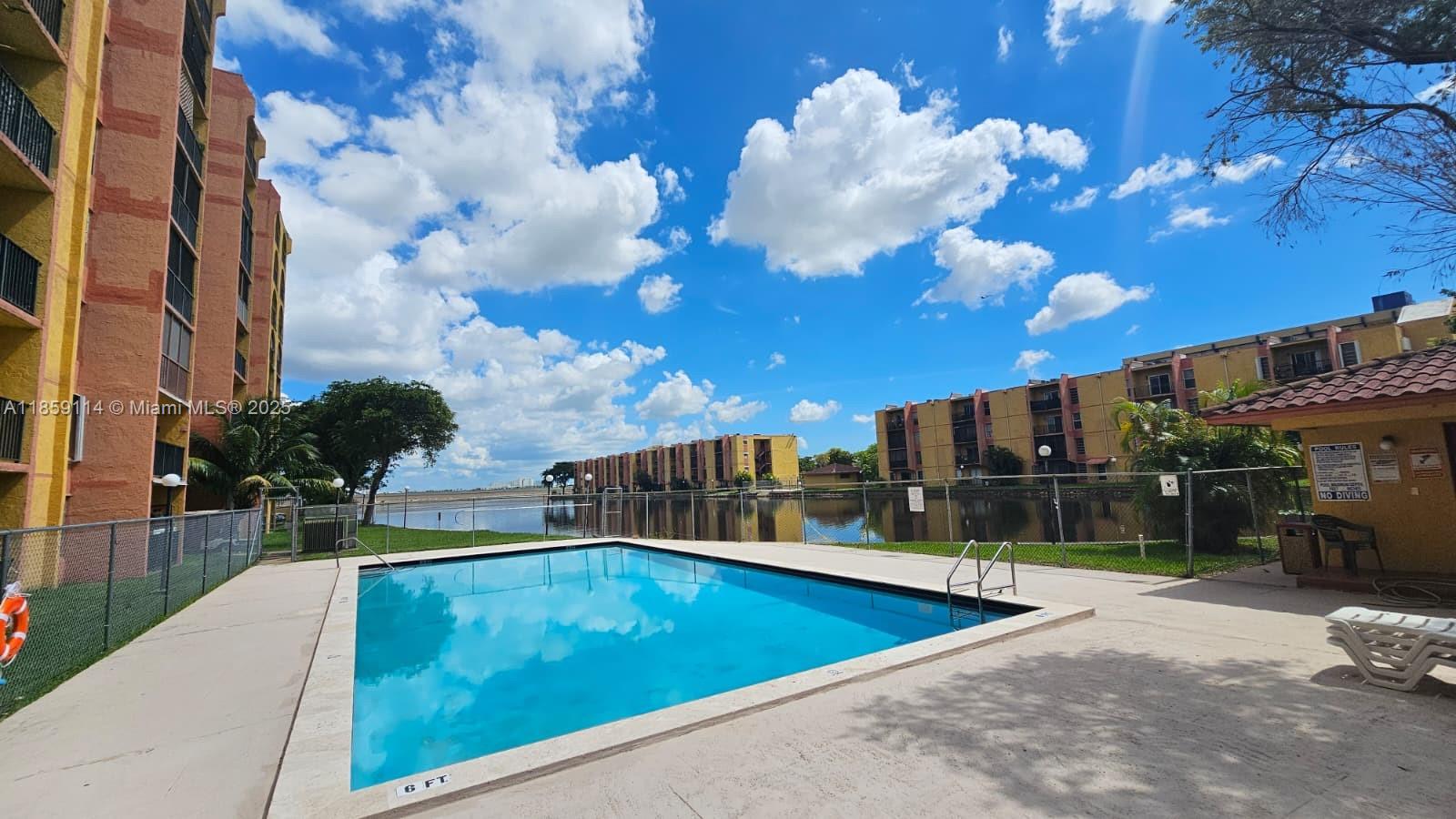 SUNSET VILLAS NO 3 CONDO- - Residential