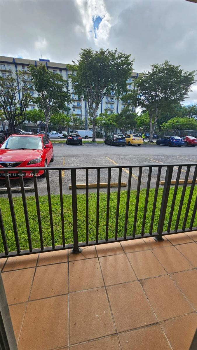 SUNSET VILLAS NO 3 CONDO- - Residential