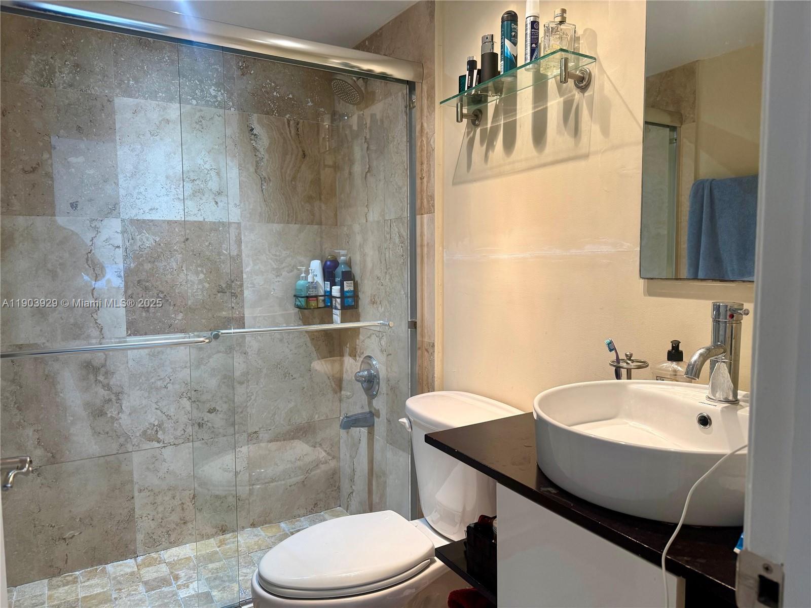 ISOLA CONDO - Residential