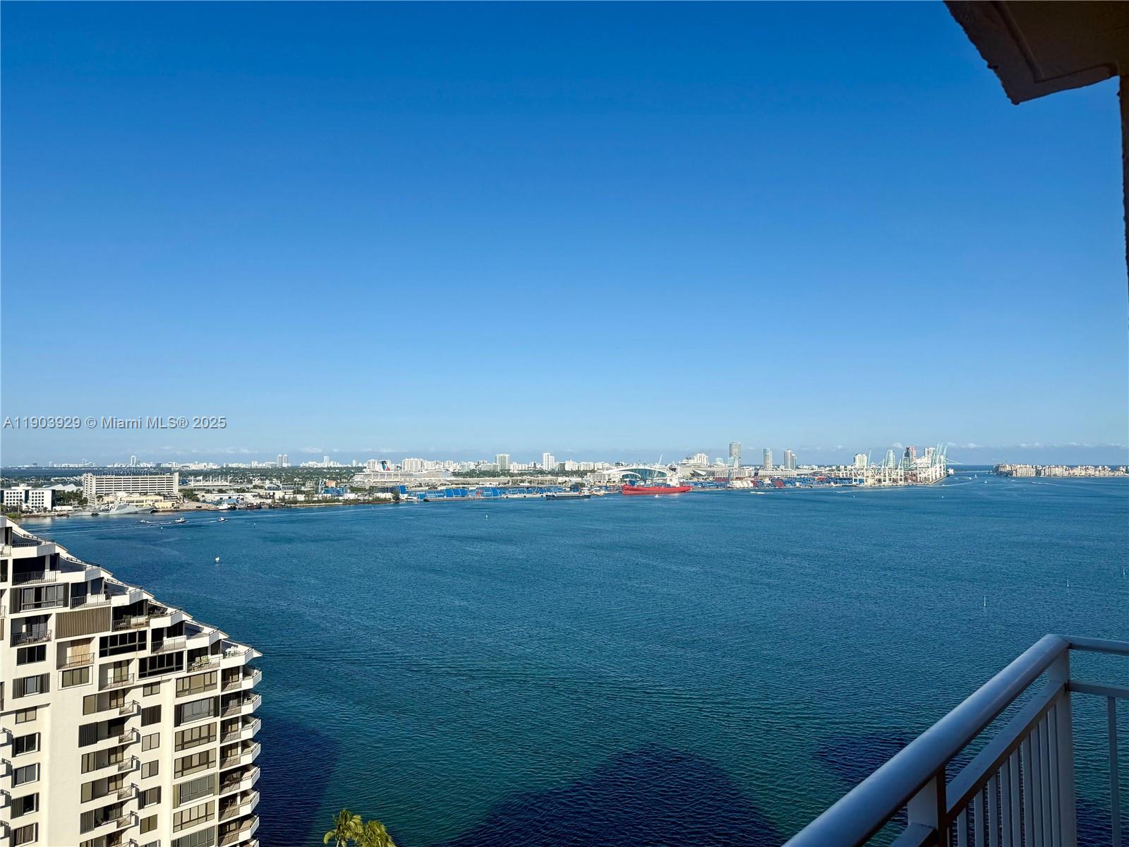 ISOLA CONDO - Residential